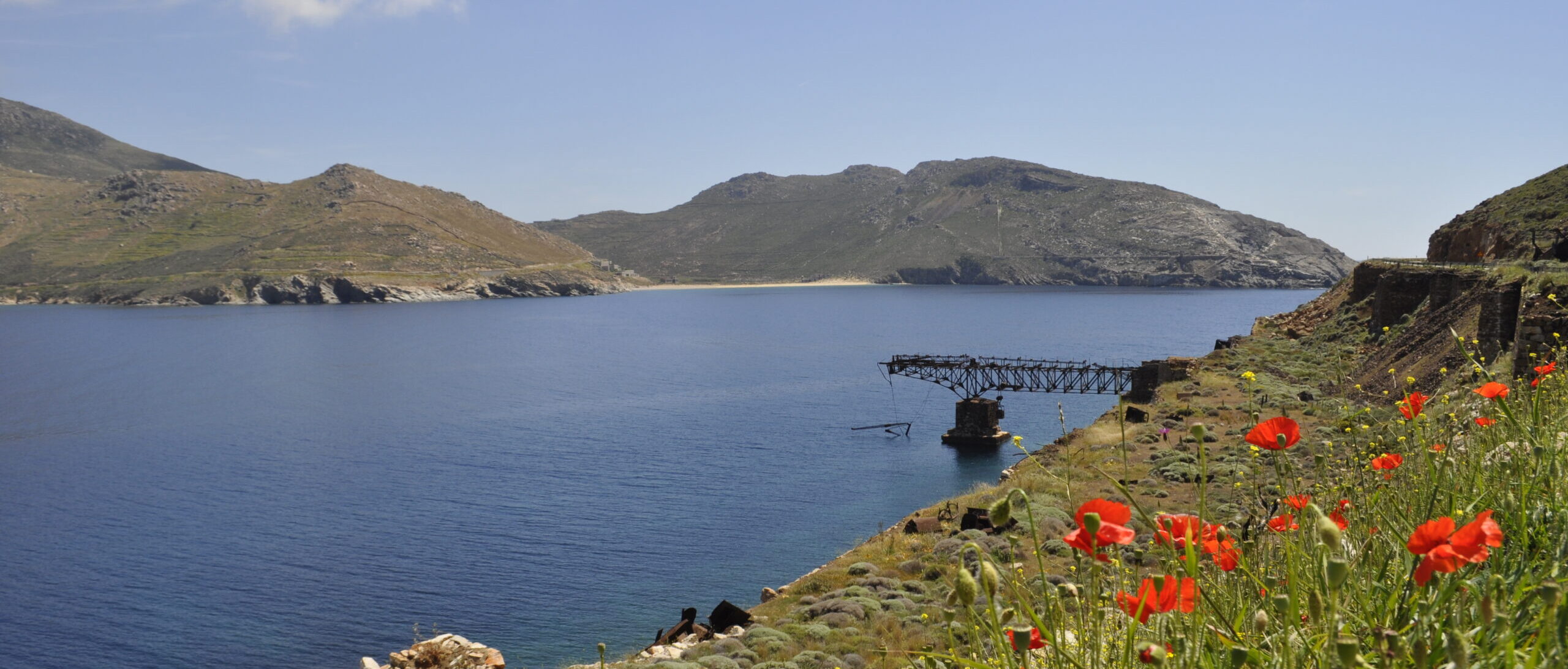 Σέριφος & Σίφνος – Τα Μονοπάτια του Σιδήρου και του Πηλού (self-guided)