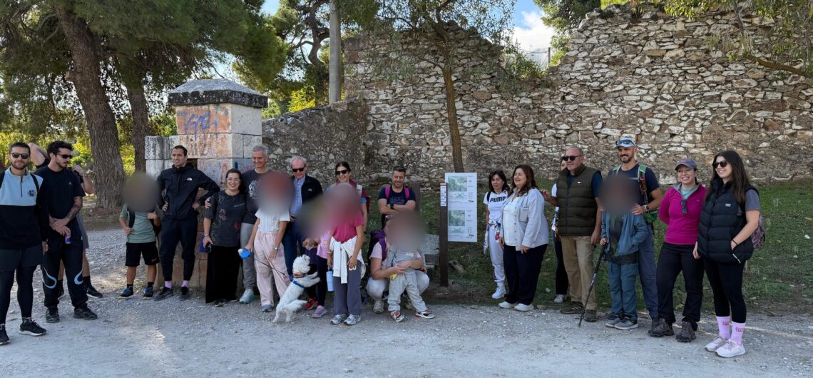 Group photo of hikers at the start of trail D1 Penteli Panorama, Trail Guardian Gold supported by Andriaki